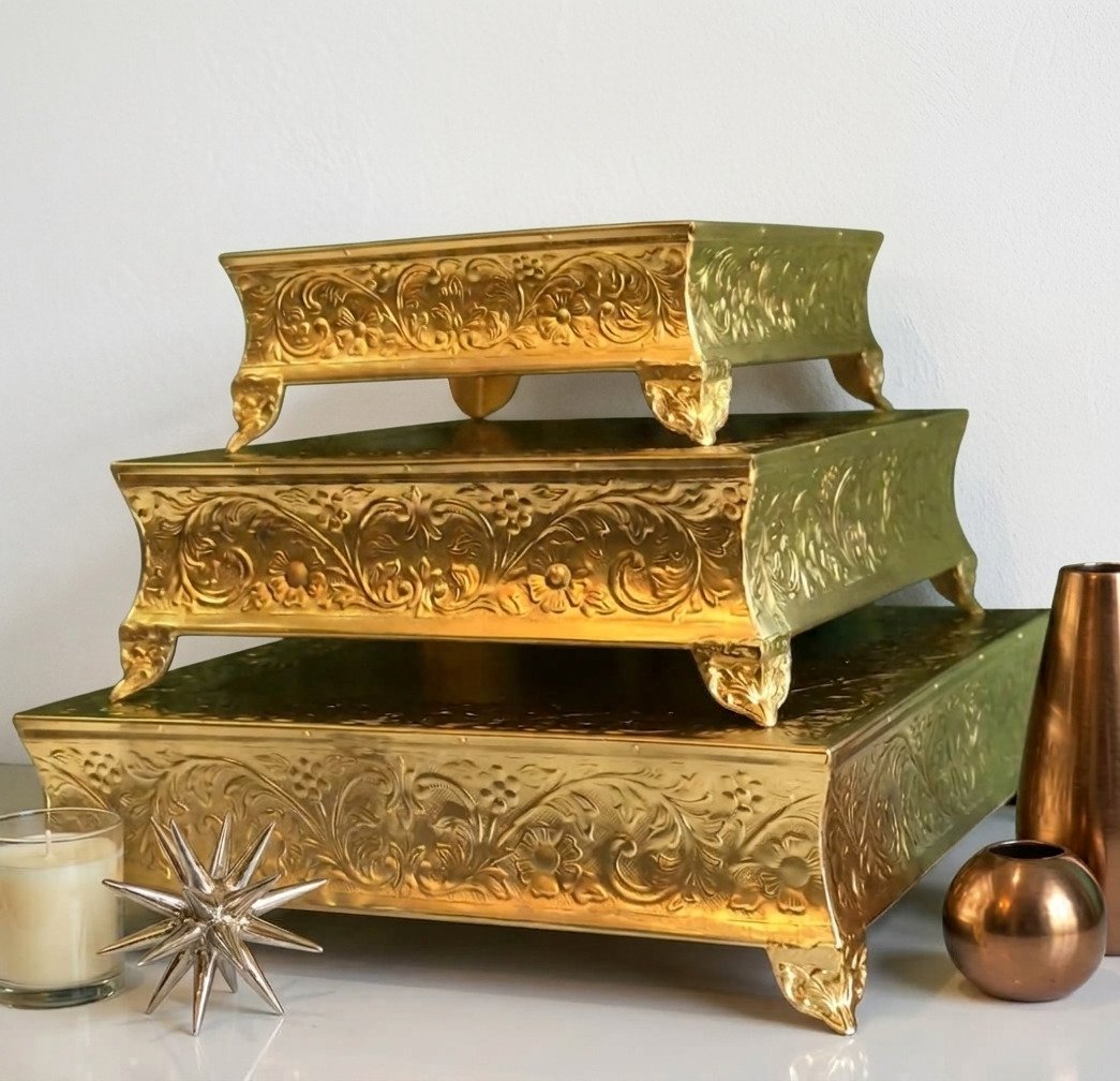 Beautiful Brass Finish Wedding Cake Stand For Wedding Receptions, Anniversary Parties Decorative Centerpieces - Image 4