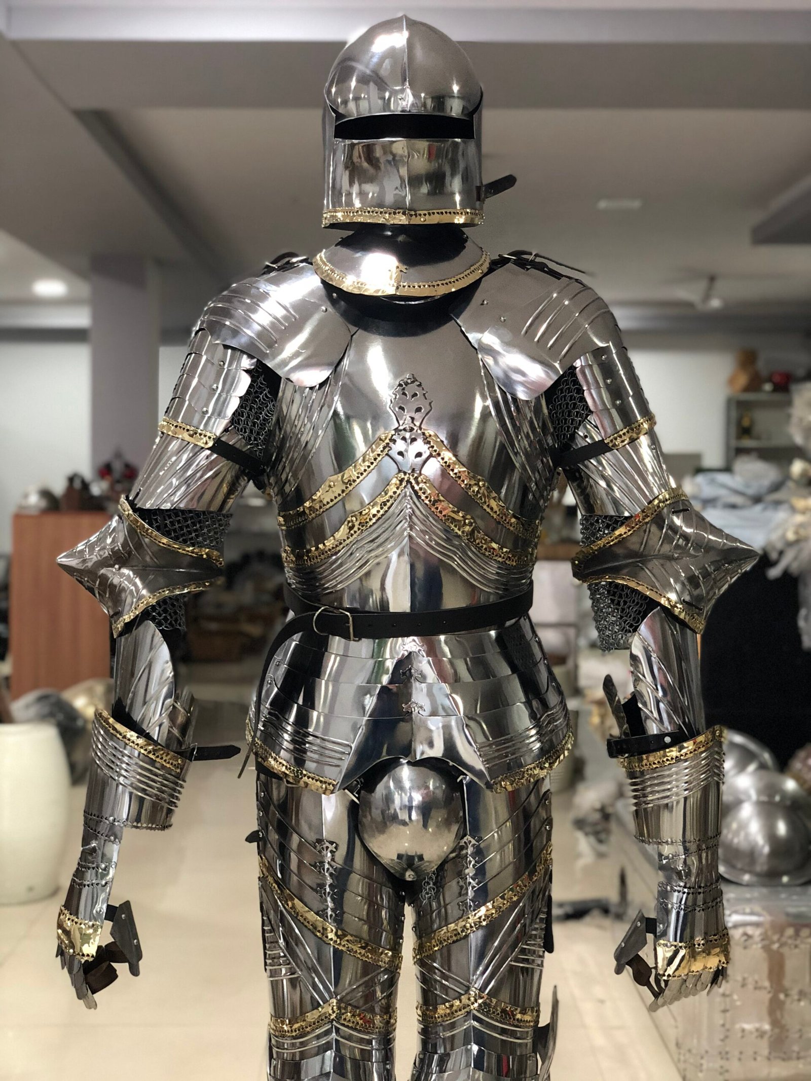 Historium Vault German Gothic Suit of Armor Collectible Reenactment LARP Halloween Costume
