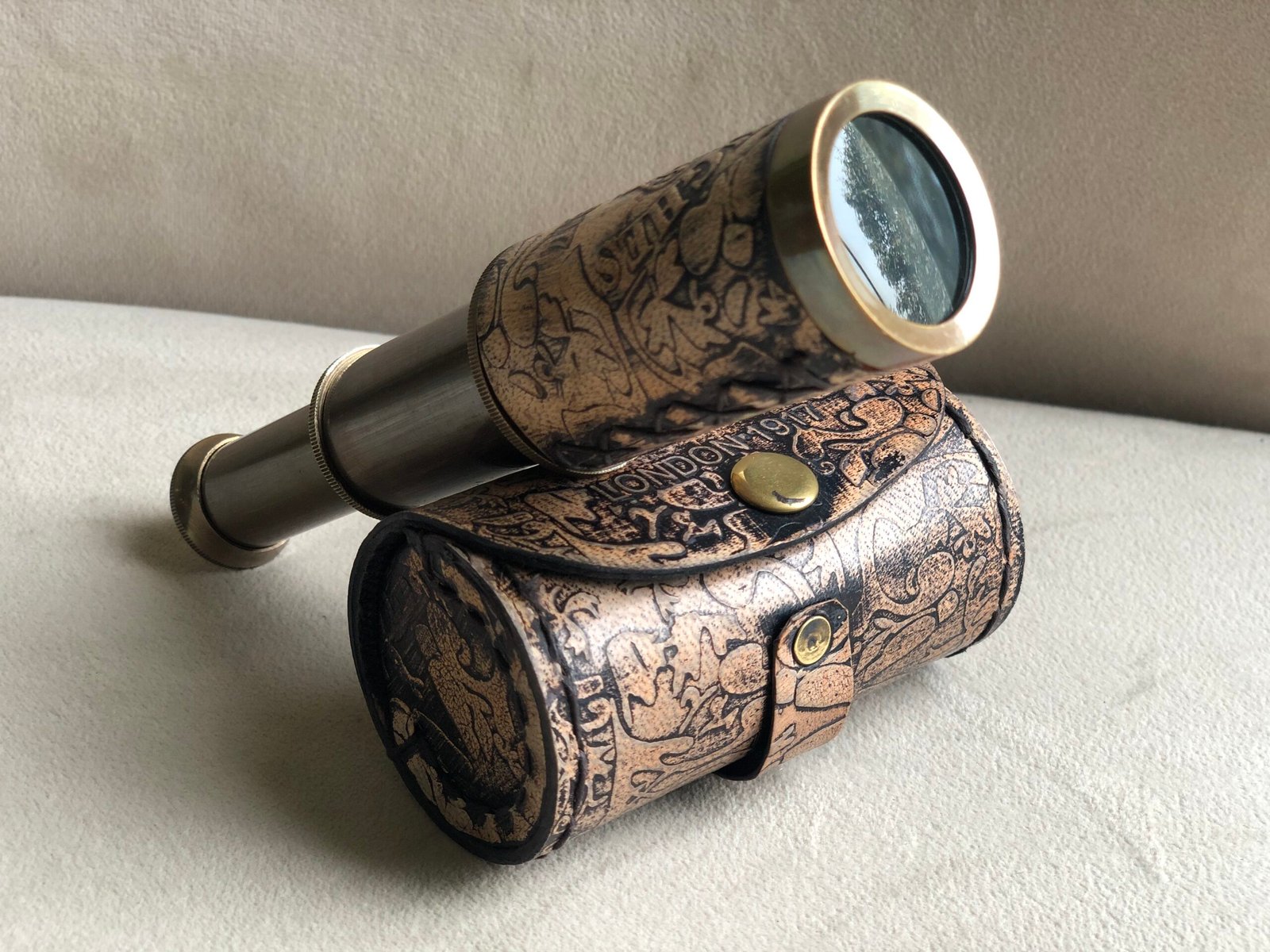 Nautical Handheld Pirate Brass Telescope with BoxCase,Sailor Home Decor Pirate Captain Boat Gift (6 Kelvin & Hughes) Collectible Gift, Perfect for Christmas & Holiday Gifting - Image 7