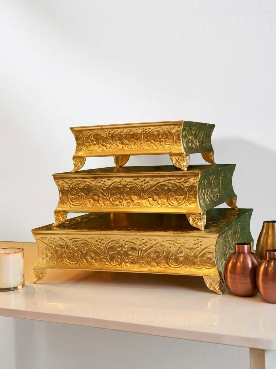 Beautiful Brass Finish Wedding Cake Stand For Wedding Receptions, Anniversary Parties Decorative Centerpieces