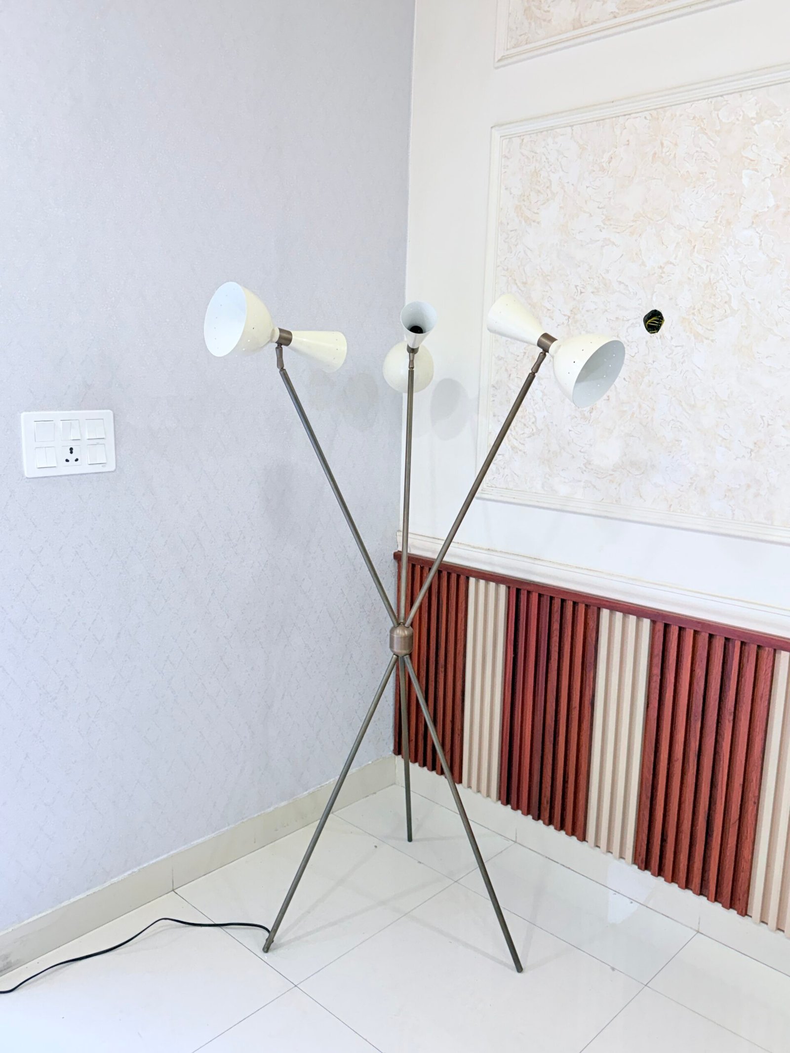 Tripod Diabolo Floor Lamp
