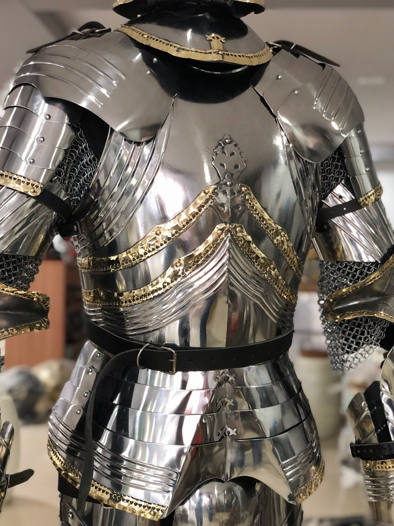 Historium Vault German Gothic Suit of Armor Collectible Reenactment LARP Halloween Costume - Image 5