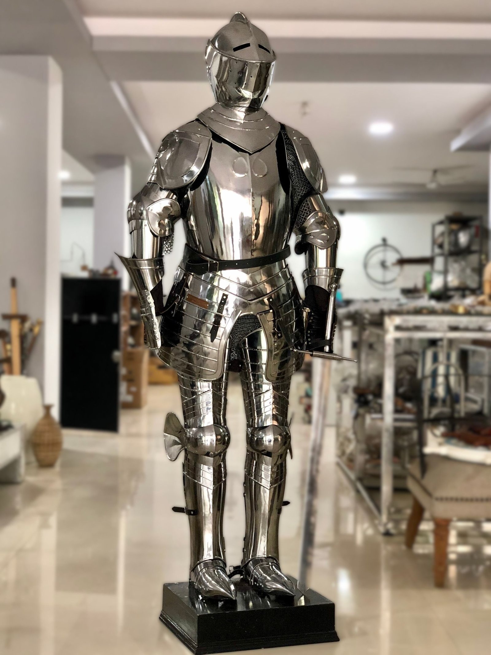 Historium Vault Close Knight Suit of Armor Medieval Combat Full Body Armour Suit Costume