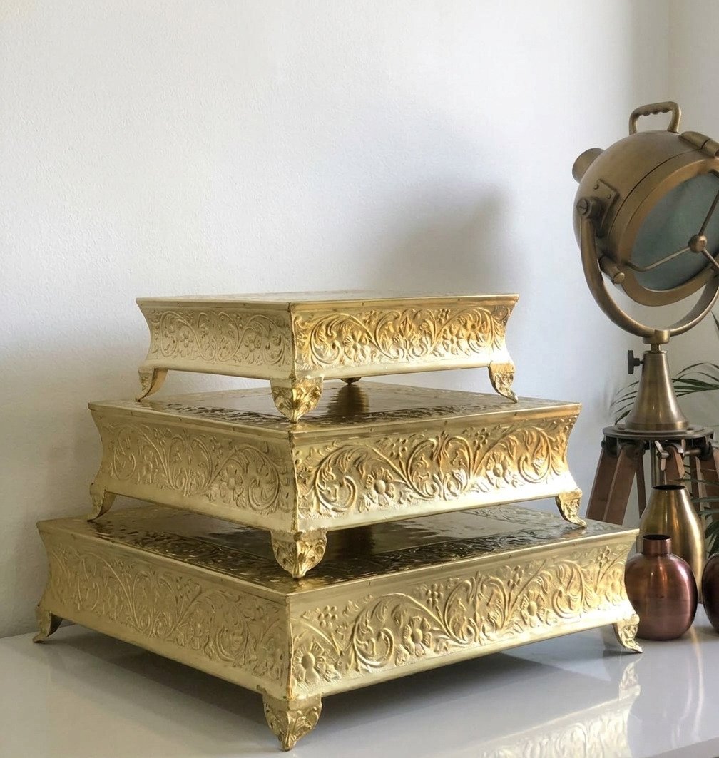 Beautiful Brass Finish Wedding Cake Stand For Wedding Receptions, Anniversary Parties Decorative Centerpieces - Image 3