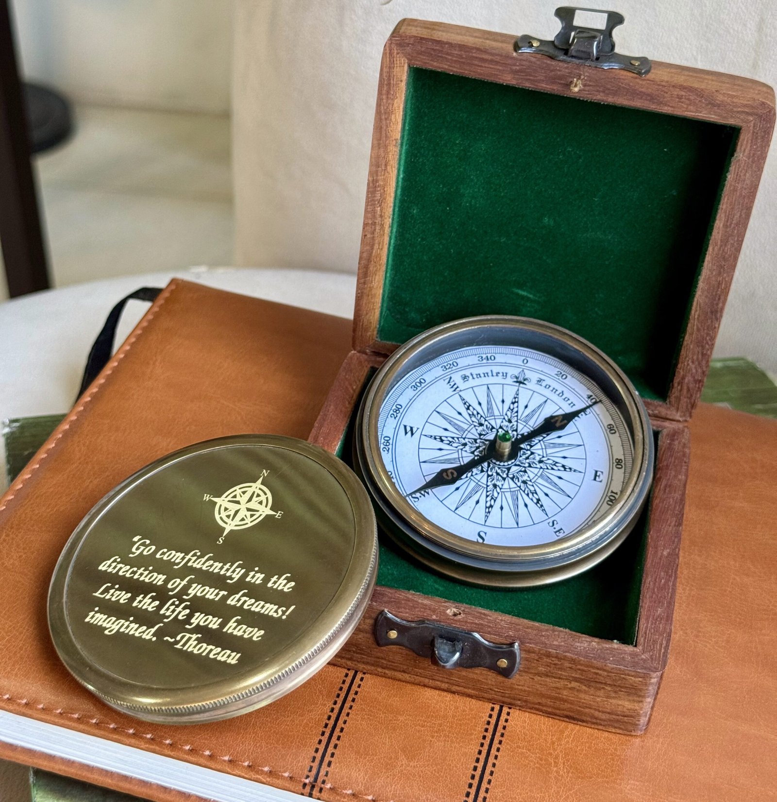 Compass Gift For MomDad, Vintage Pocket Compass Engraved With Go Confidently Customized Gifts For WomenMen - Image 4