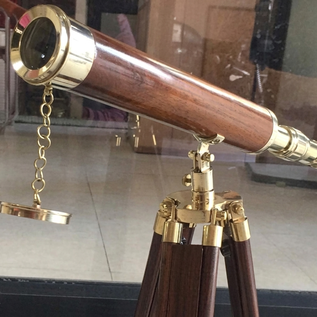 Historium Vault 18″ Brass and Wood Telescope with Wooden Stand | Collectible Gift, Perfect for Christmas & Holiday Gifting - Image 2
