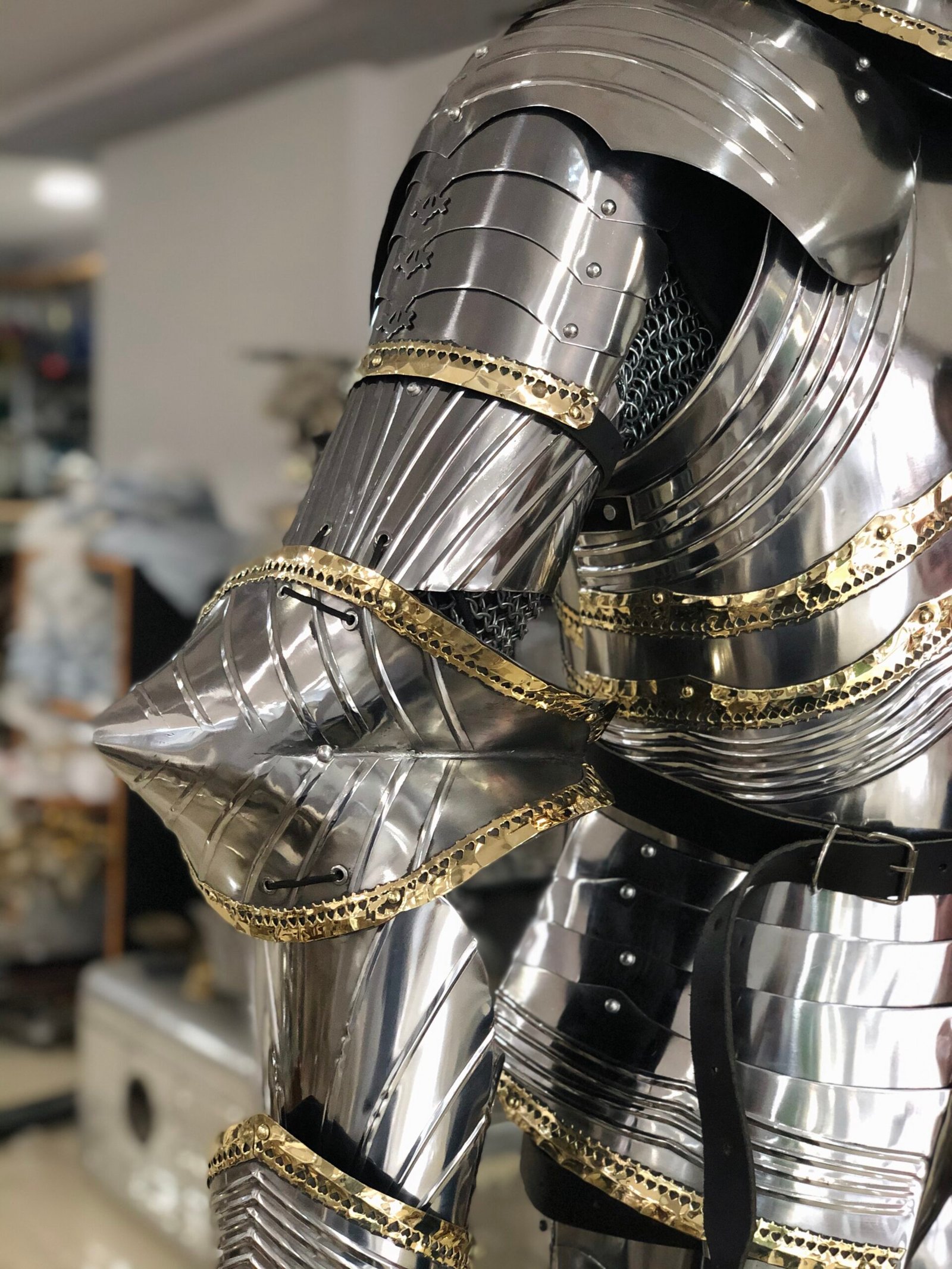 Historium Vault German Gothic Suit of Armor Collectible Reenactment LARP Halloween Costume - Image 3