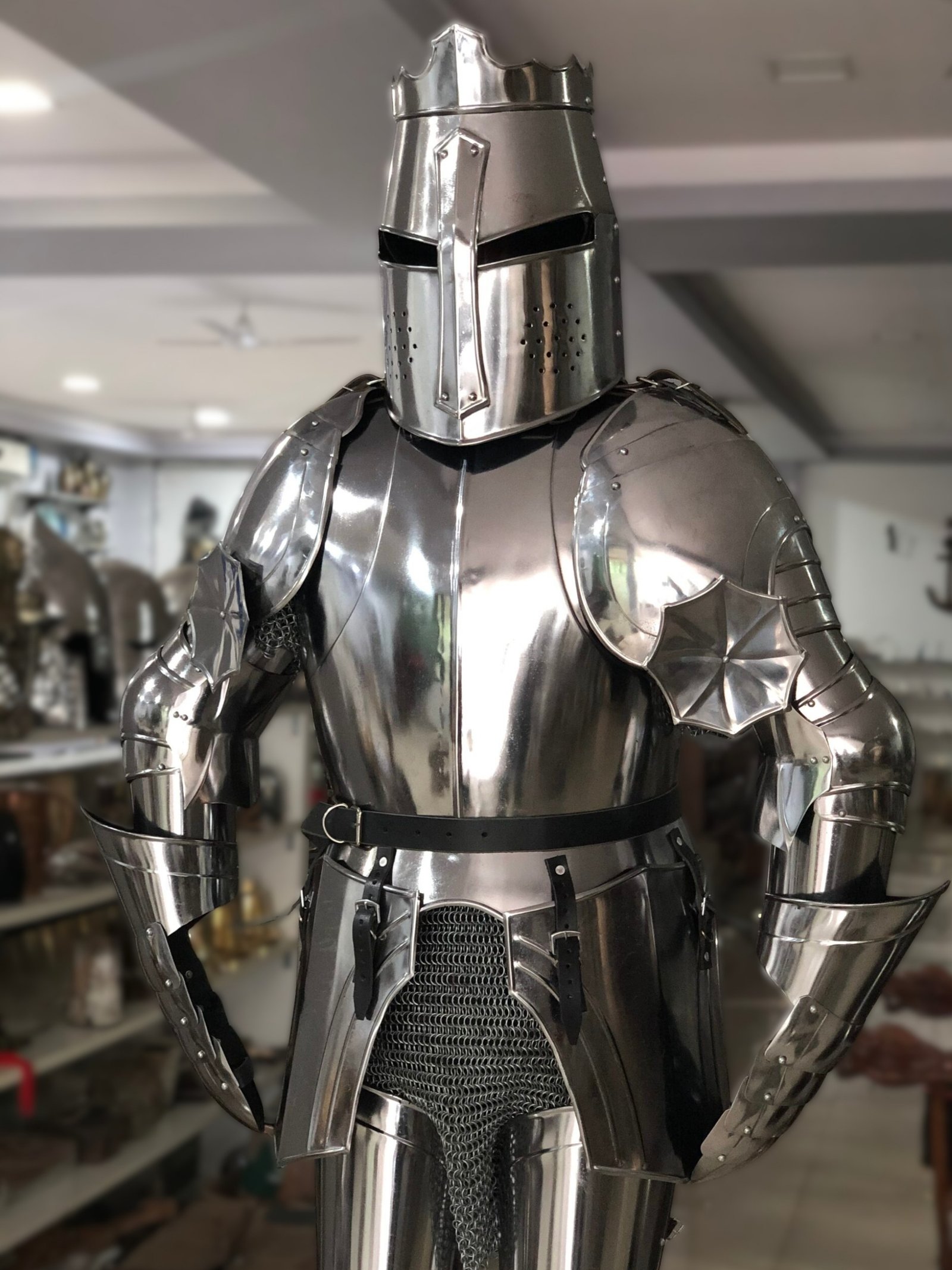 Historium Vault Crusader Full Suit Of Armor 6 Feet Wearable Medieval Knight Armor 18 Gauge Steel For Reenactments & LARP - Image 3