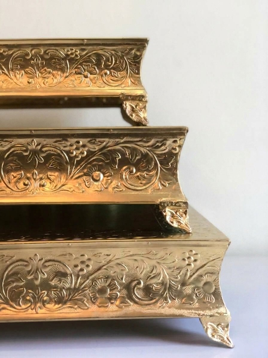 Beautiful Brass Finish Wedding Cake Stand For Wedding Receptions, Anniversary Parties Decorative Centerpieces - Image 6