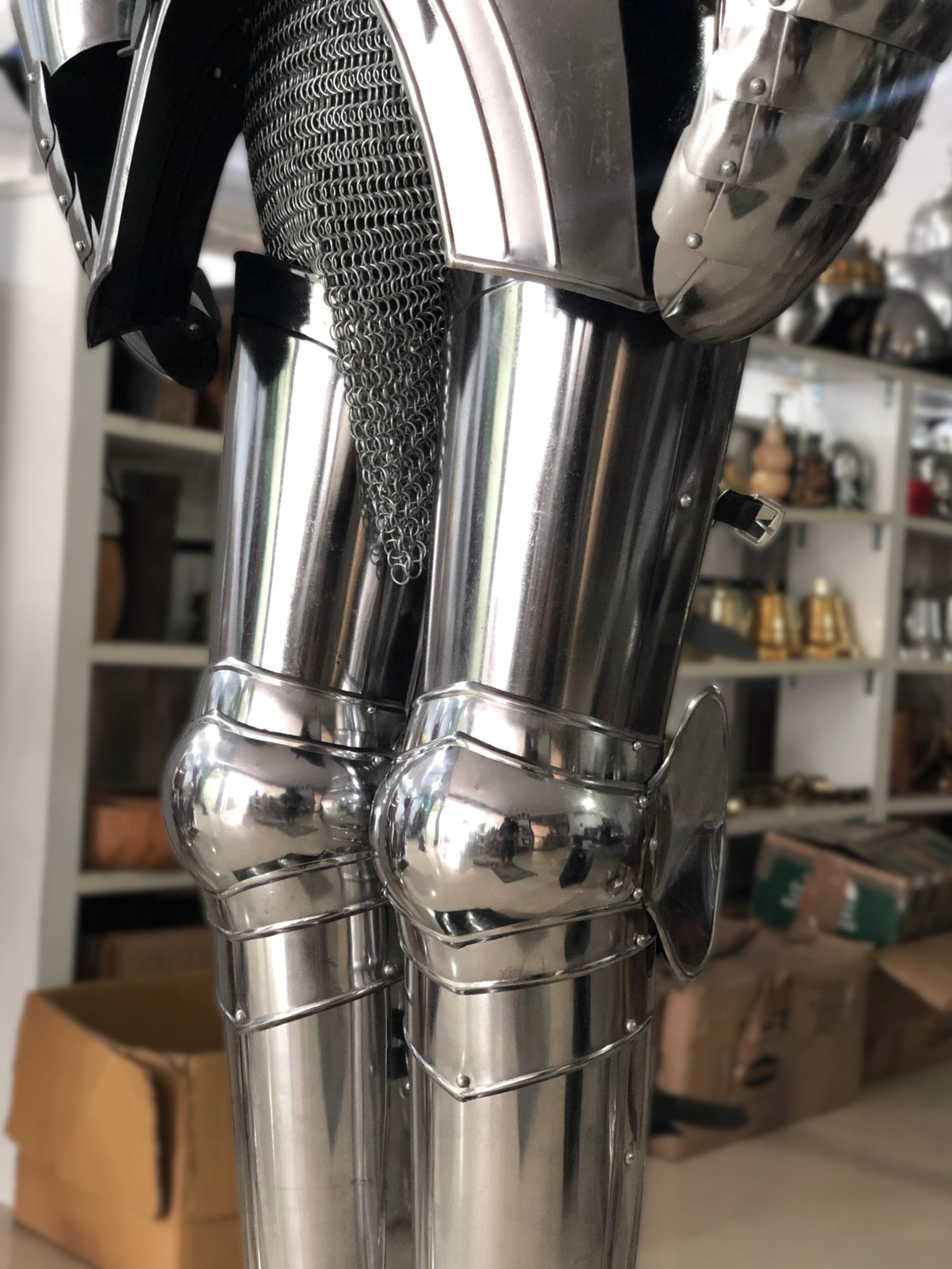 Historium Vault Crusader Full Suit Of Armor 6 Feet Wearable Medieval Knight Armor 18 Gauge Steel For Reenactments & LARP - Image 4